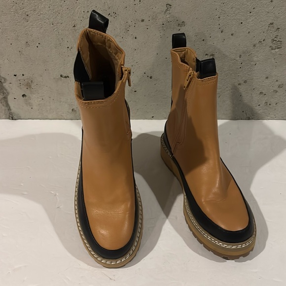 Universal Thread Cognac Cambria Chelsea Ankle Boot - Size 6 - Picture 1 of 7
